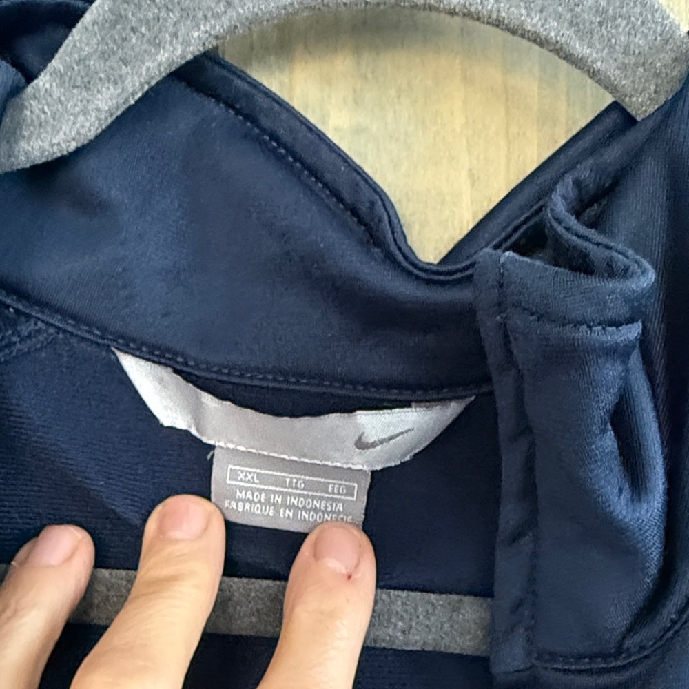 Nike Dark Blue Tracksuit with White Accents VINTAGE - Picture 6 of 15